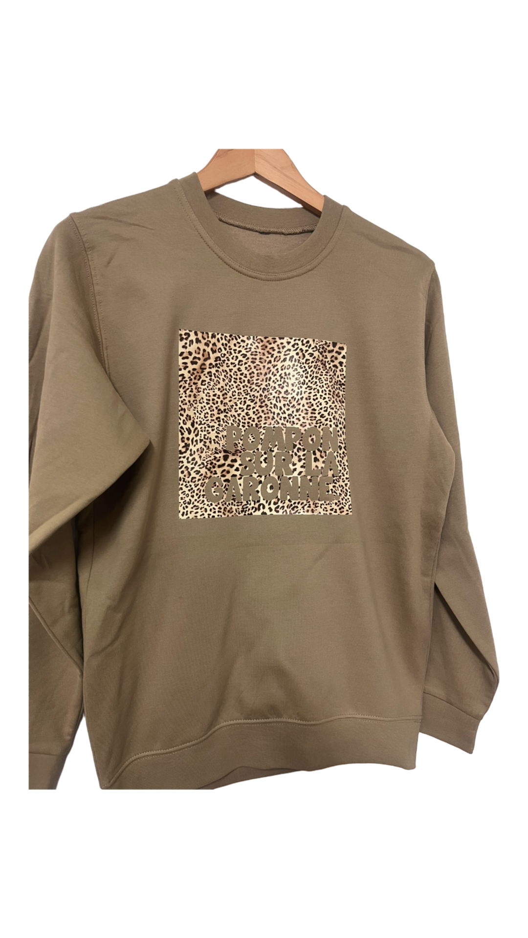 instories_25CEA7D0-C39E-43AE-BF8B-1307722C8BD9 SWEAT FLOQUÉ UNISEX (TAILLE XS) – Image 1